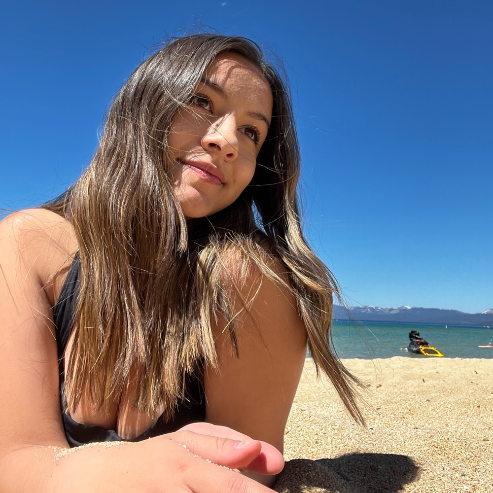 Meet your Posher, Lexa